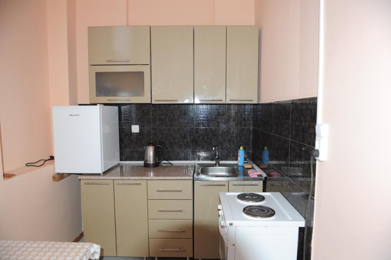 Apartment On Prospekt Mira 71 Sukhumi Exterior photo